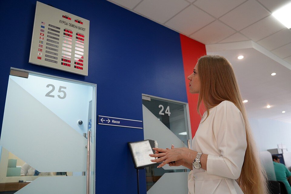    С начала года курсы доллара и евро к рублю выросли почти на треть, китайский юань прибавил четверть. Светлана МАКОВЕЕВА