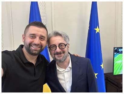 Нет, Саакашвили, как личность и лидер никакой ценности для Эрдогана не представляет, но именно благодаря ему в бытность президентом в Грузии началась турецкая экономическая, религиозная и культурная экспансия , особенно – в Аджарии. Гостиницы, рестораны, бары, казино и магазины, медресе и мечети – Батуми, который просыпается от звенящего с мечети голоса муэдзина, сегодня трудно отличить от турецкого города, ведь по публичному признанию Эрдогана, «в турецком сердце Батум неотделим от Ризе». А ведь ещё есть план турецкого Генштаба, карты в турецких учебниках истории и Карский договор… «Грузинская мечта» никогда не отдаст Аджарию Турции, так почему же не помочь вернуть к власти «Нацдвижение»?! - рассуждает Эрдоган, который, оказав помощь Саакашвили и Зеленскому, получит в награду не только Аджарскую, но и Крымскую автономию! Ведь 300 тысяч крымских татар по-прежнему требуют образовать «Крымскотатарскую автономию», с чем согласен Киев и не согласна Москва. С этой просьбой они даже обращались к президенту США Обаме, а сегодня их заступником является президент Турции Эрдоган. После того, как на днях Турция сделала свой выбор в пользу НАТО и США, крымские татары, всегда ориентировавшиеся на Эрдогана, будут действовать в фарватере политики Анкары...