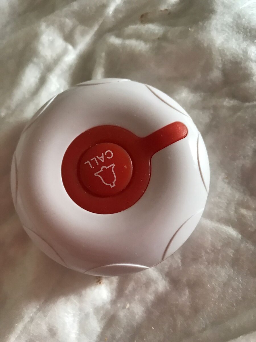 Вот так выглядела кнопка экстренного вызова.