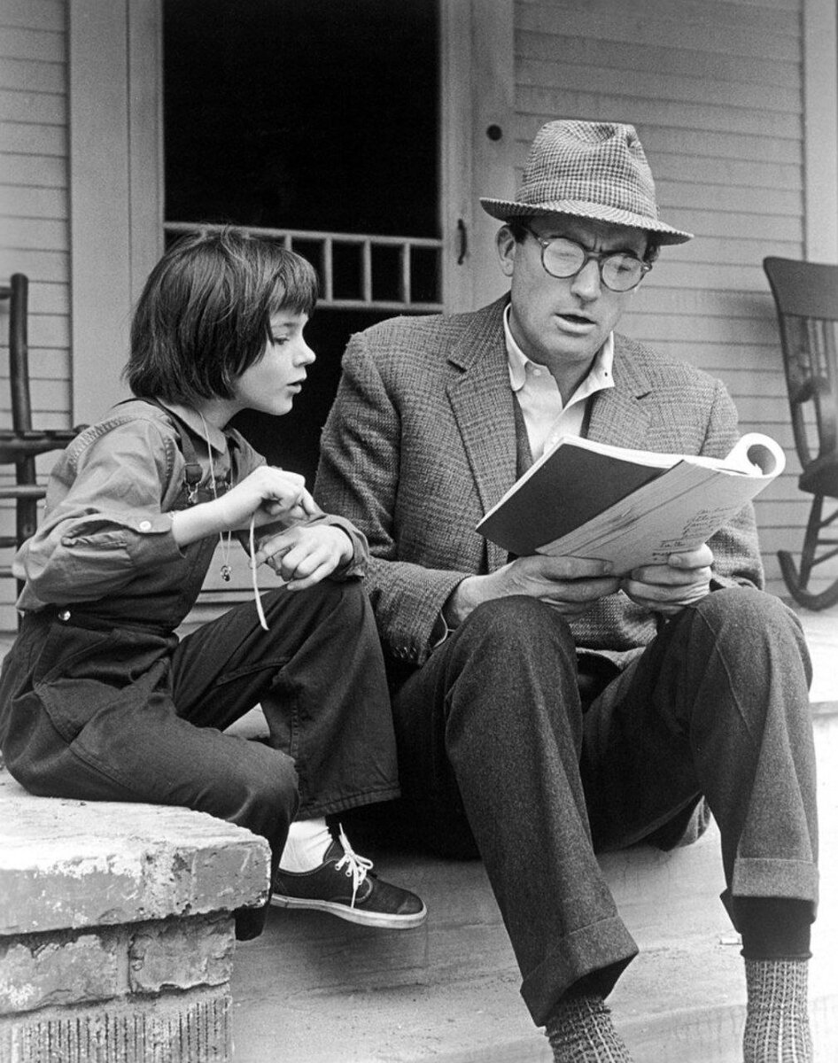 Кадр из фильма "Убить пересмешника" 1962 года