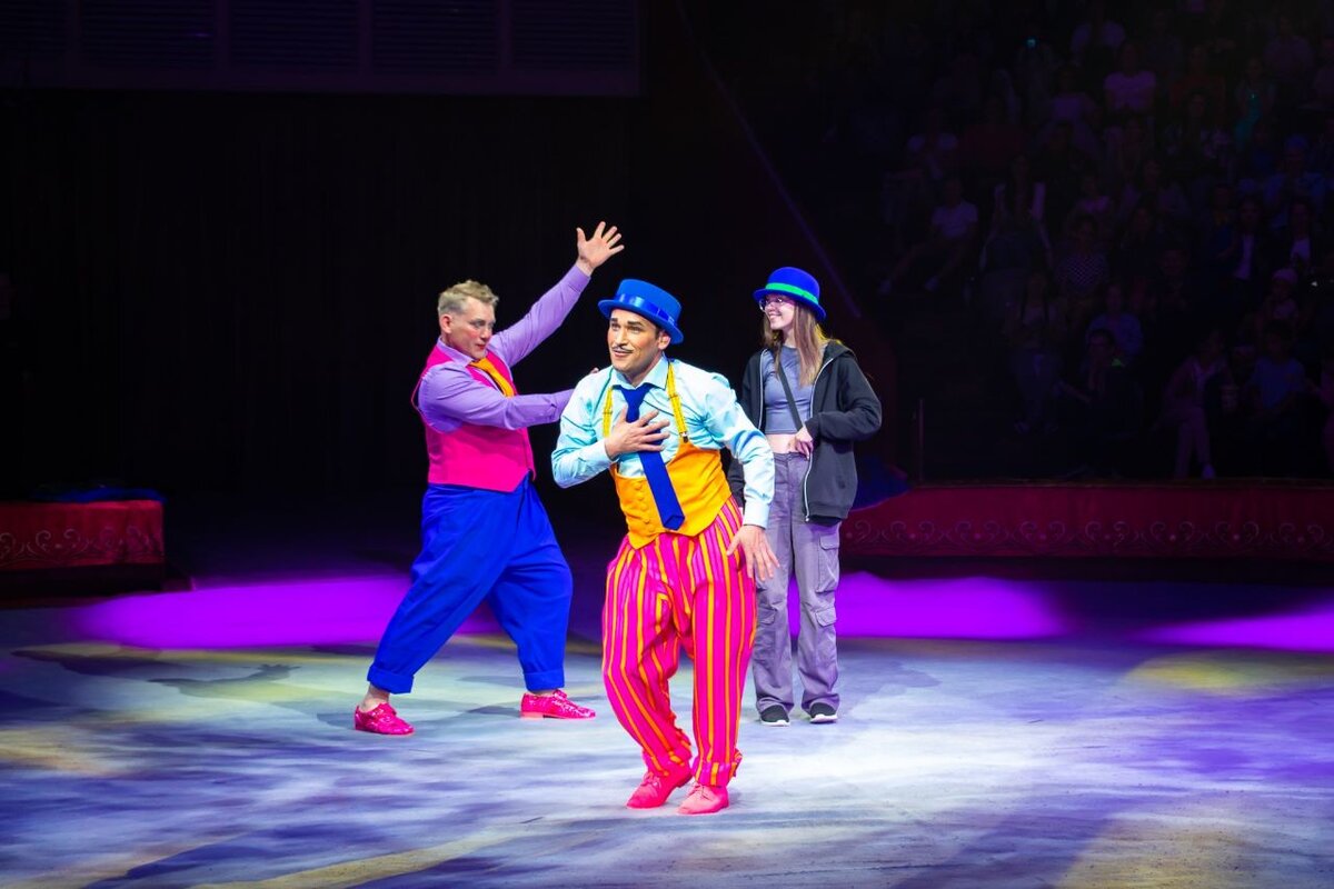 В своих выступлениях клоуны представляются: "Будьте здоровы, живите богато, для вас выступает "Группа захвата". Фото: Екатерина Краева