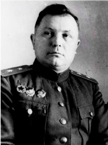 Политработник А.И. Запорожец
