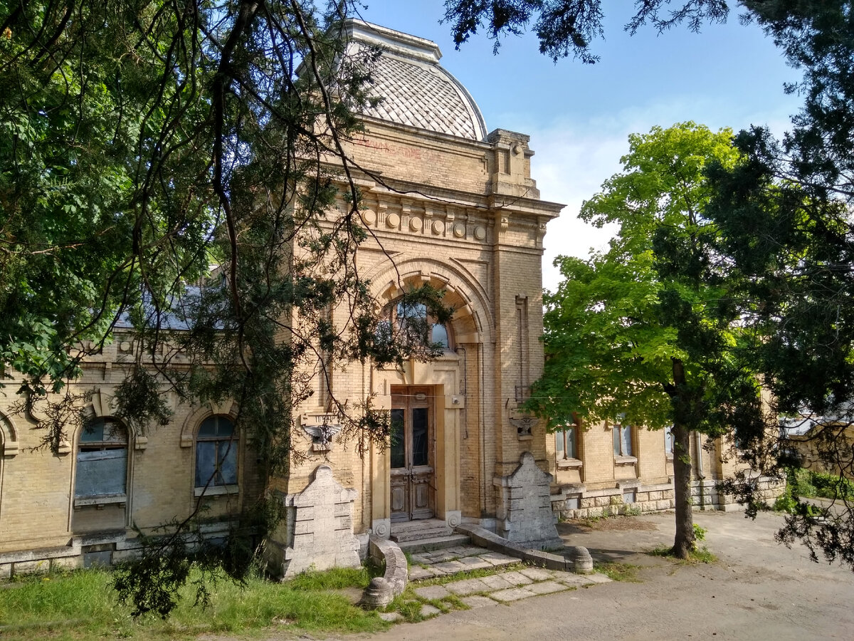 Пушкинские ванны (июнь 2019 года)