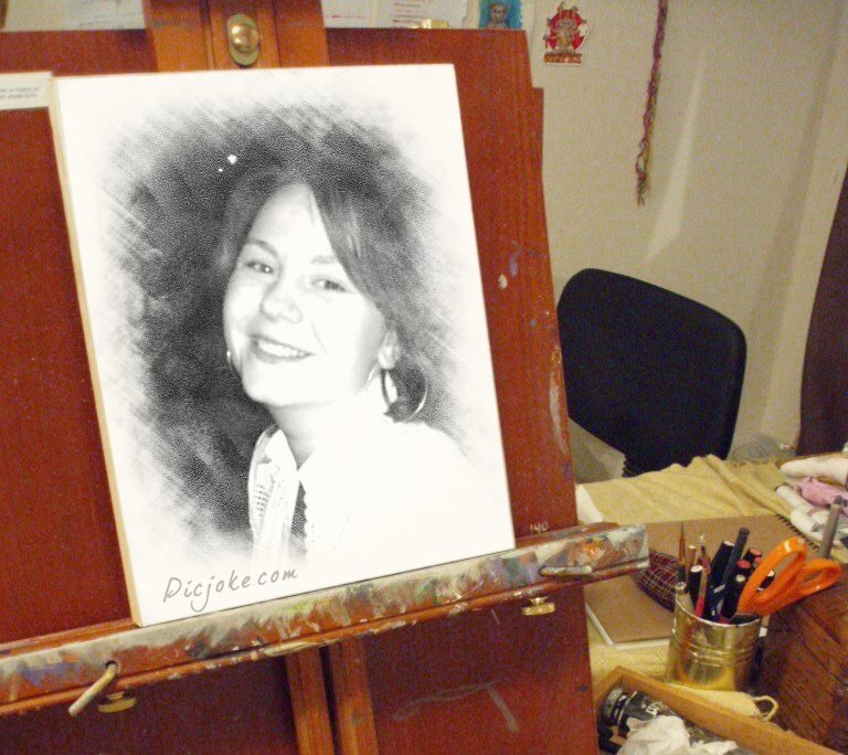 (Один незнакомый человек, увидев эту мою фотографию, сказал: "Такая улыбка бывает только у счастливых людей". Да, это правда: я очень счастливый человек))