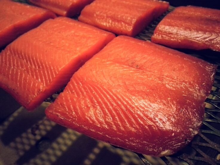 Копчение свежей речной рыбы | Рыбалка на тайменя | Дзен