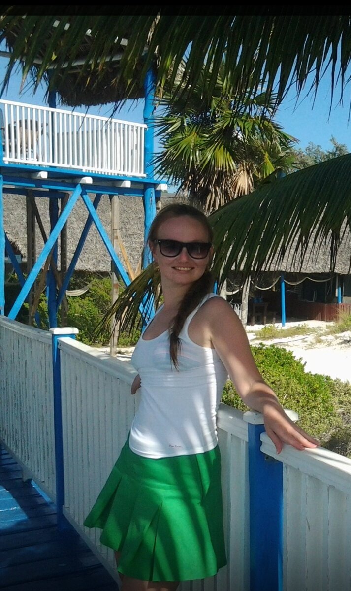 Первый секретарь Ленинградского райкома Анна Владимировна Гороховская (Цыганова) на отдыхе за рубежом