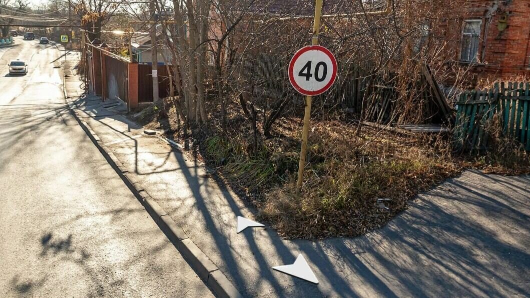     В Ростове-на-Дону проведут ремонт дороги, которая получила повреждения из-за большегрузной техники, пишут СМИ.