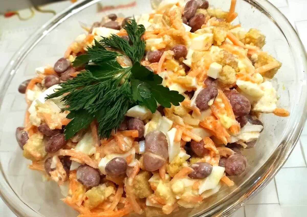 Вкусный салат с сухариками и фасолью рецепт с фото очень вкусный