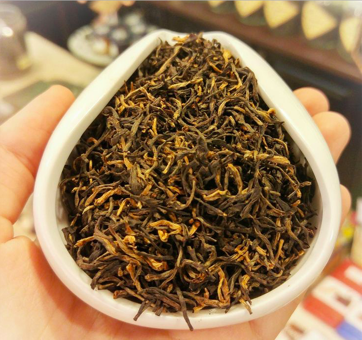 Чай черный Golden Tips Golden Orange Pekoe. Ассам с типсами. Чай с типсами. Черный чай с типсами.