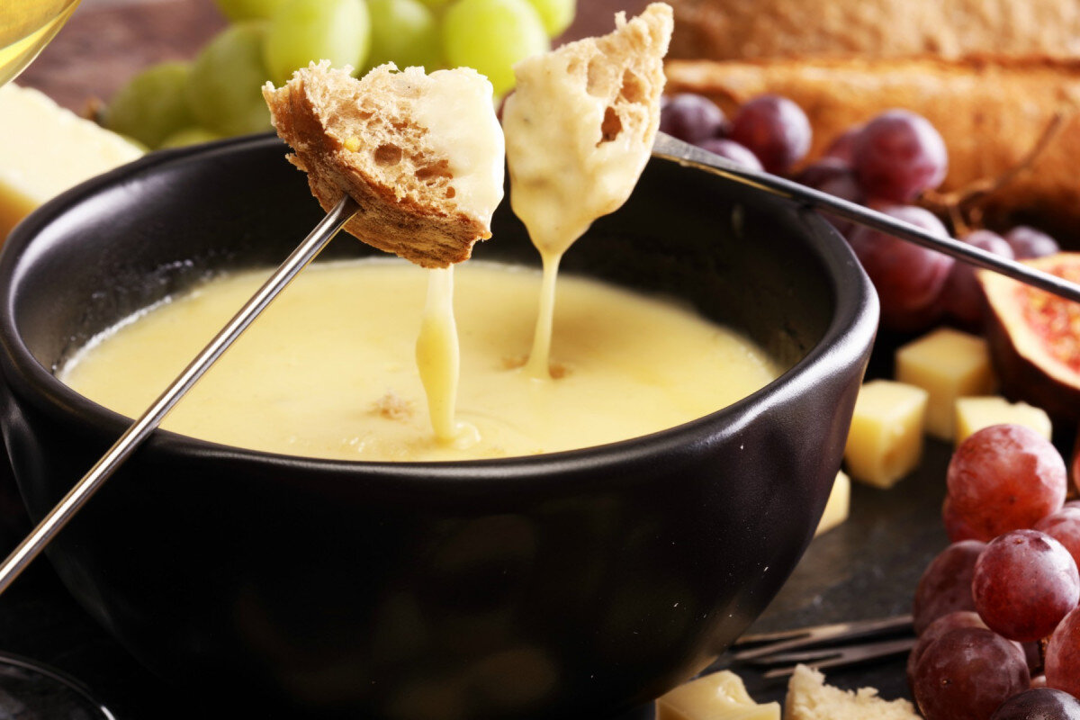 Сырное фондю. Fondue | фондю. Фондю Швейцария. Фондю муатье-муатье. Сырное фондю Швейцария.