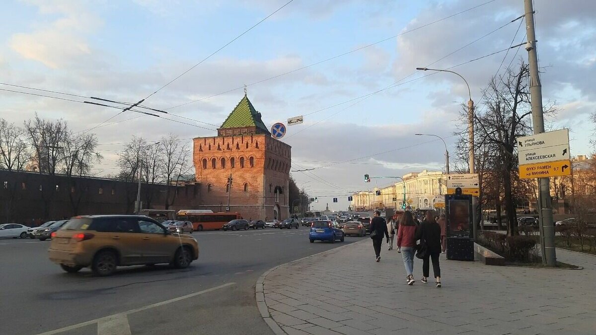     Еще один пыльный вихрь заметили в Нижегородской области. Об этом жители региона сообщают в социальных сетях.