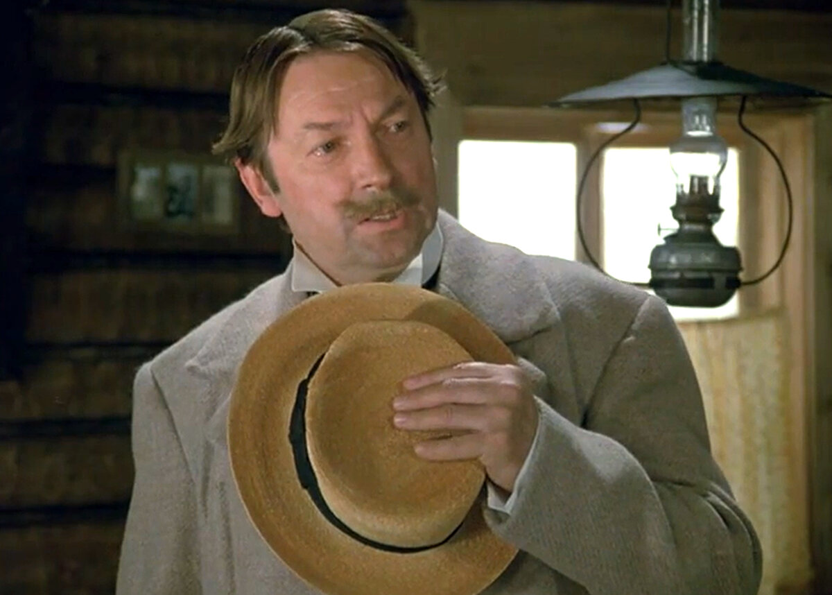 Кадр из кинофильма "За спичками", 1980 г., режиссеры Леонид Гайдай, Ристо Орко, сценаристы Владлен Бахнов, Тапио Вилппонен, Леонид Гайдай, Ристо Орко, композитор Александр Зацепин (скриншот) 