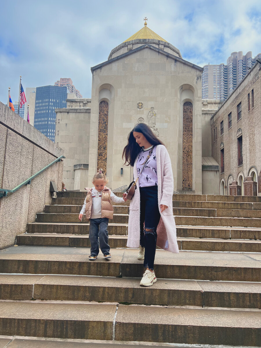 На фото Армянская апостольская церковь в Манхеттене.