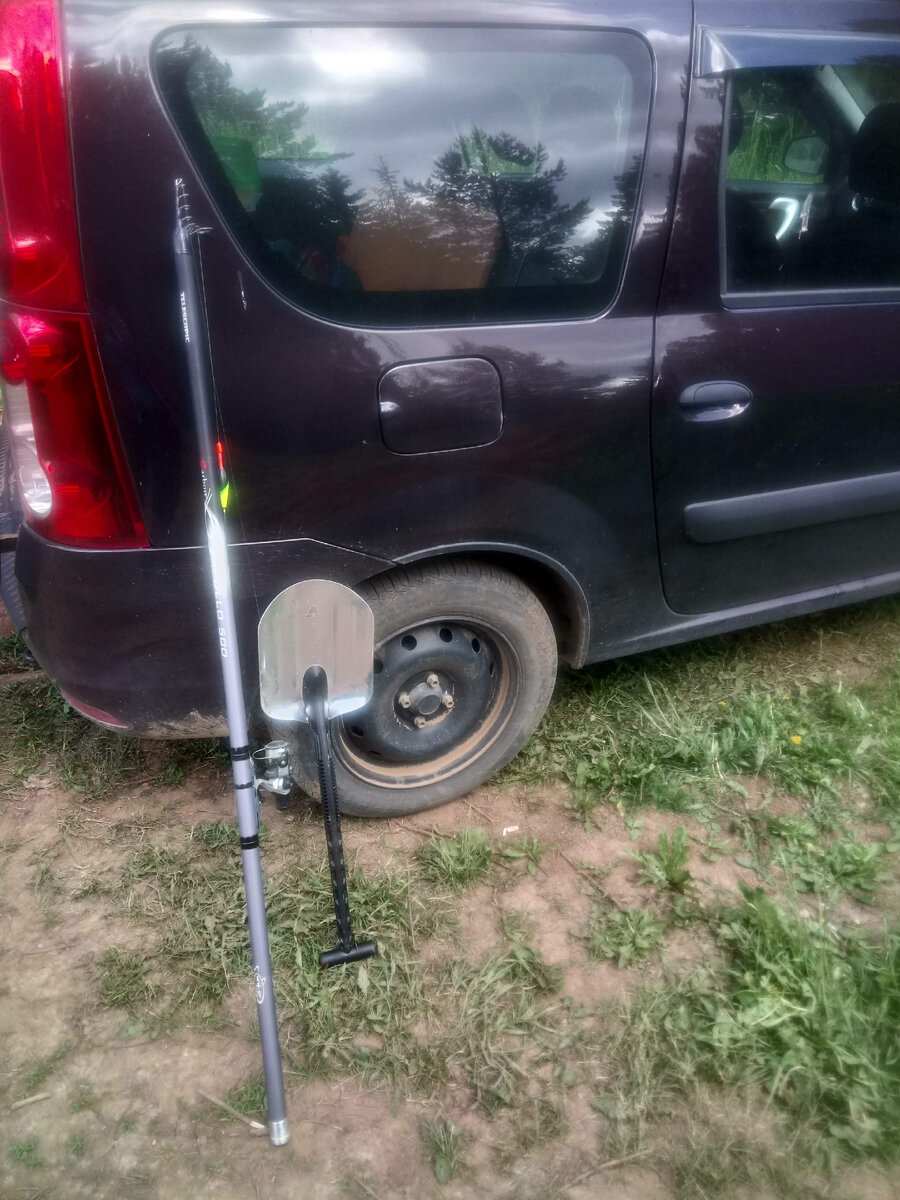 Лопата- очень важный инструмент на рыбалке)