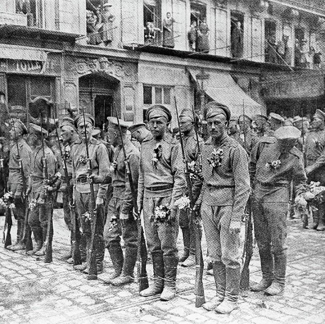 1916 г. Русские солдаты во Франции.   