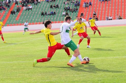 Фрагмент матча "Аркадаг" - "Мерв". Фото с сайта tff.com.tm