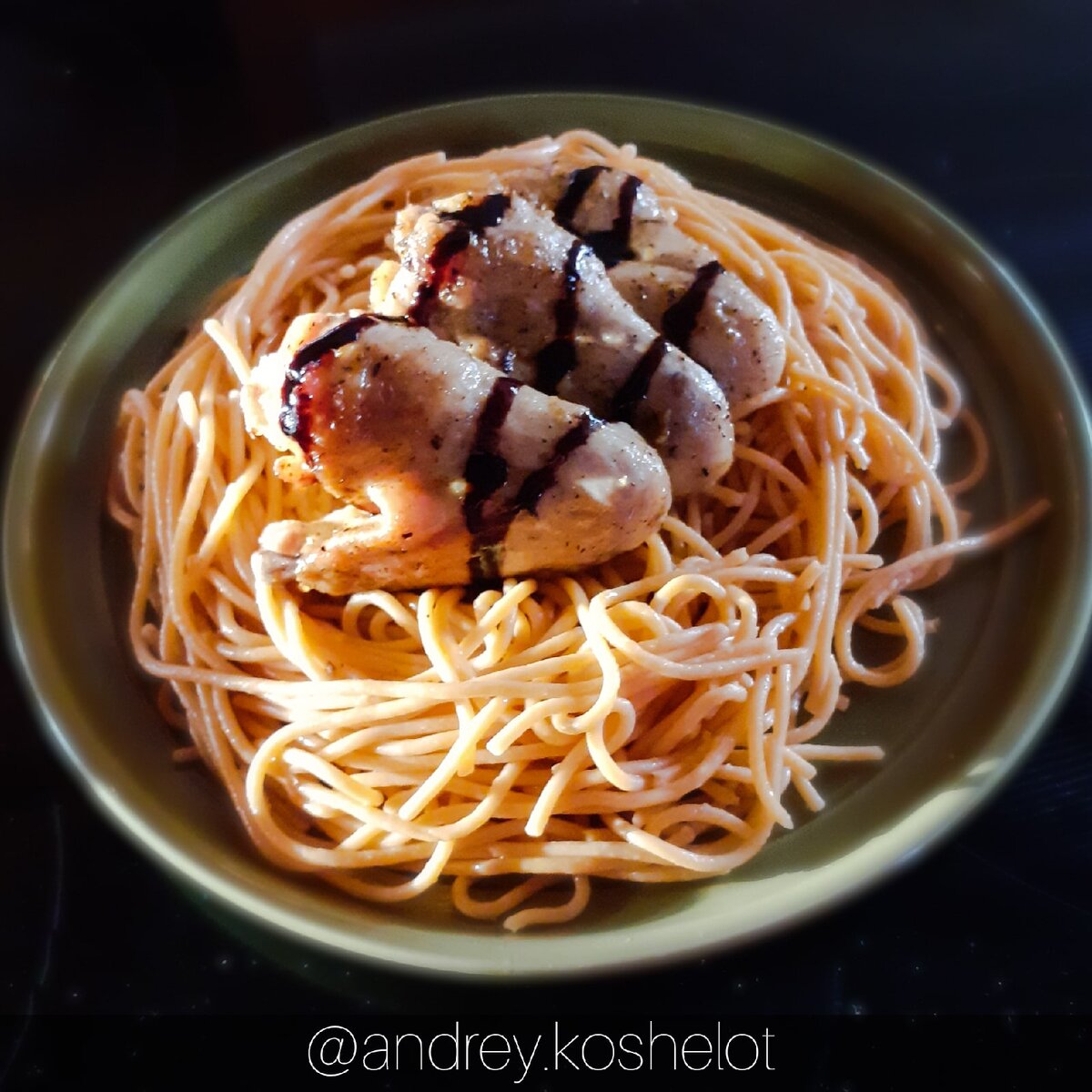 Томатные спагетти с сочными куриными крылышками - легкий и очень простой  рецепт вкусного ужина! | KOSHELOT | Дзен