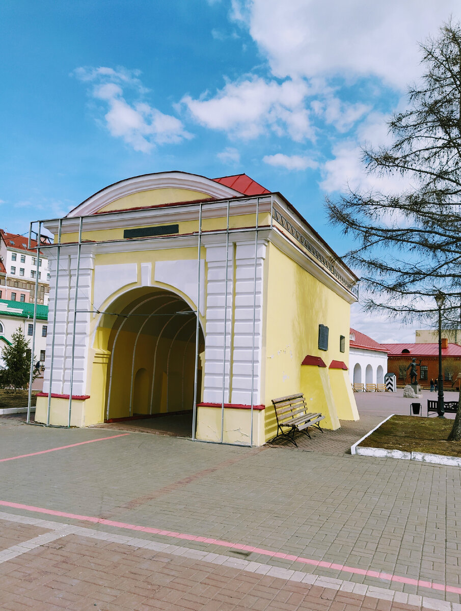 Тобольские ворота. Фото: Удивительный АльбОмск