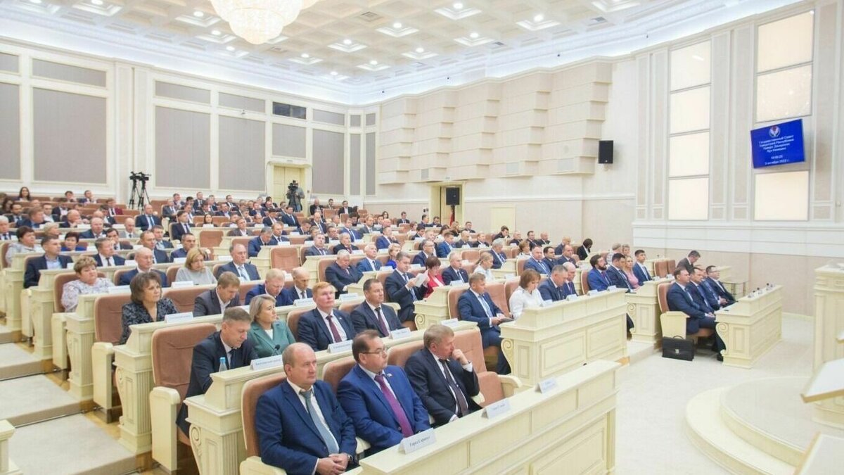     В Конституцию Удмуртии внесли новые поправки, которые меняют статус главы республики. Ижевчане смогут благоустроить дворы с помощью государства. В Ижевске выявили пять тысяч автомобилистов, которые не заплатили за сессии на платных парковках. Udm-info подводит информационные итоги среды, 19 апреля.