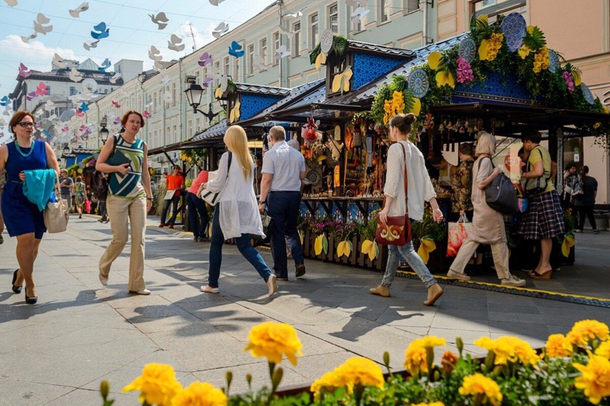 Весенний фестиваль Москва. Фестиваль цветов на Арбате. Московское лето.