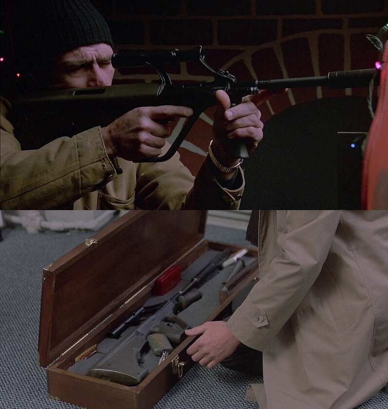 Steyr AUG в фильме Доставить по назначению