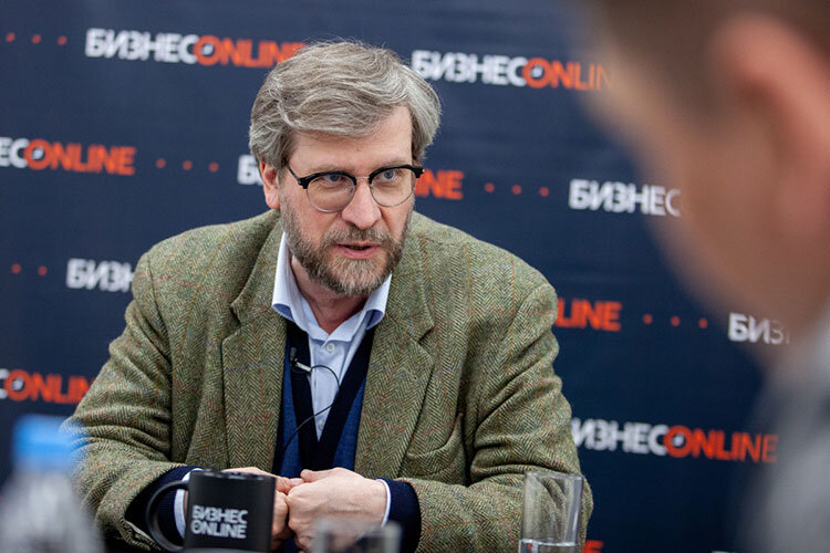   Федор Лукьянов: «Современной молодежи выпала очень тяжелая ноша, потому что в силу разных обстоятельств жизнь, к которой они готовились и которую уже начали вести, закончилась» Фото: Оксана Король