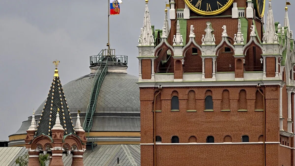 Появилось фото с повреждениями купола-крыши Сенатского дворца Кремля ...