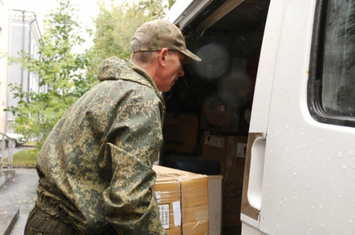    На Донбассе машина с гуманитарной помощью из Омска попала под обстрел