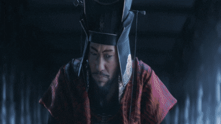 Отличный момент из Total War Three Kingdoms, правда, он немного про другое сражение Цао Цао (Лю Бэй стоит рядом с ним), но здорово показывает решимость этого правителя.