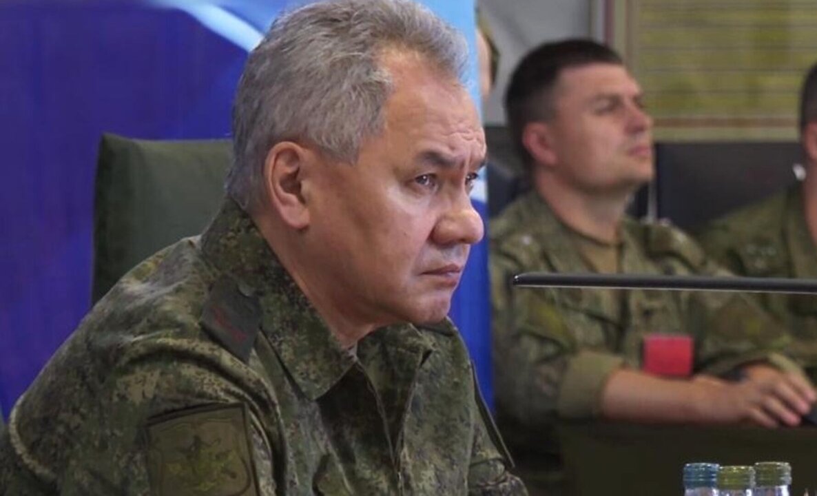    Шойгу поручил взять на особый контроль поставки боеприпасов в зону военной операции