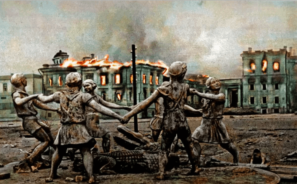«23 августа 1942 года. После массированного налета гитлеровской авиации»/Эммануил Евзерихин
