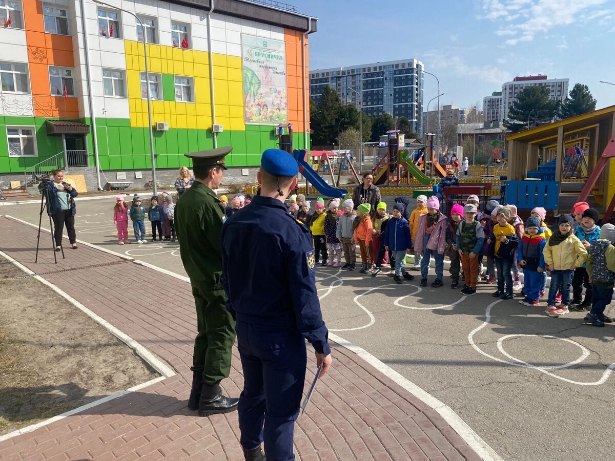    Дошкольники Ханты-Мансийска приняли участие в военной игре «Зарничка»