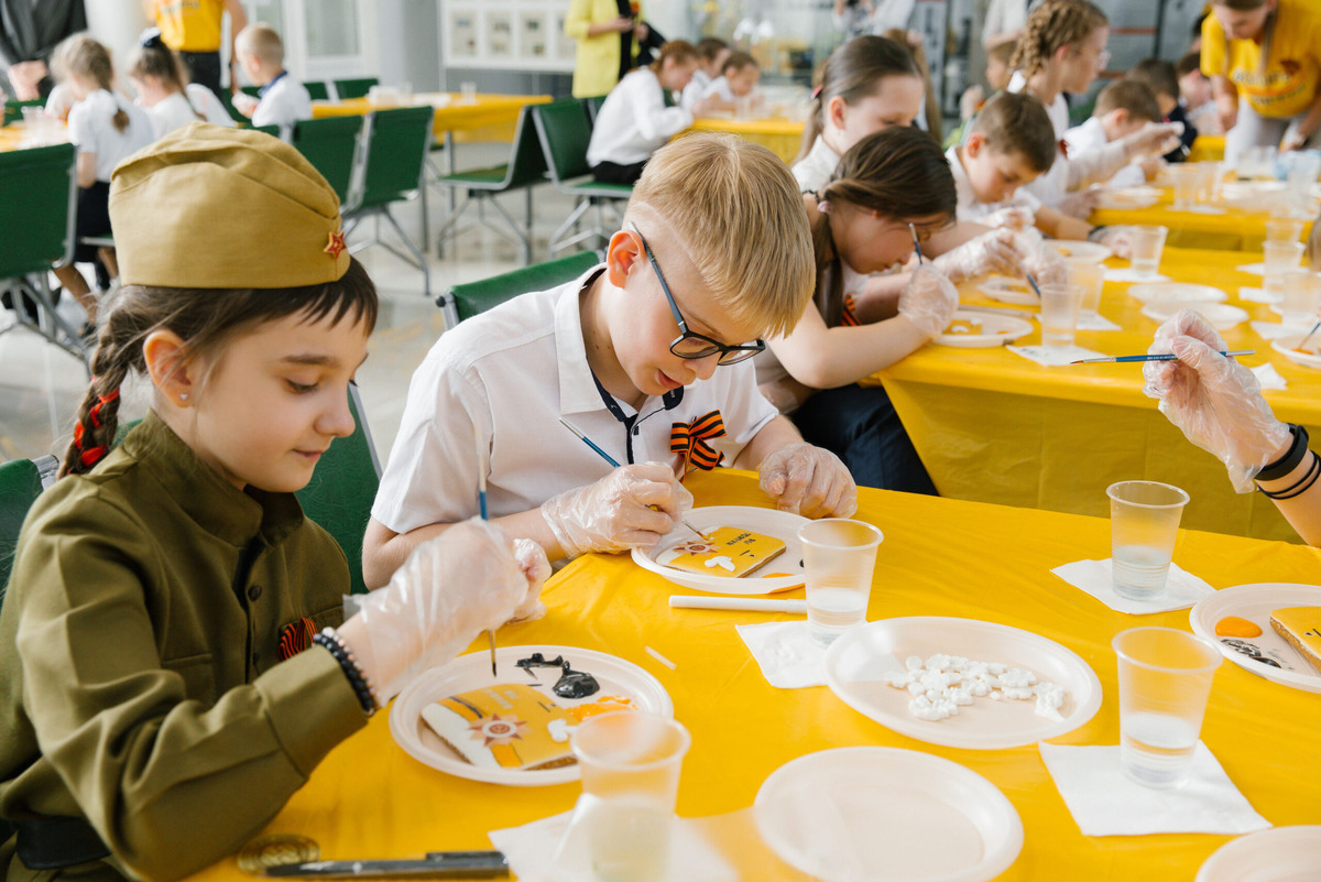  📷    В преддверии Дня Победы оренбургские нефтяники организовали акцию «Память поколений» Кристина Просвиркина