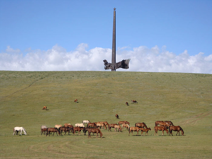 Памятник событиям тех дней в Монголии сегодня