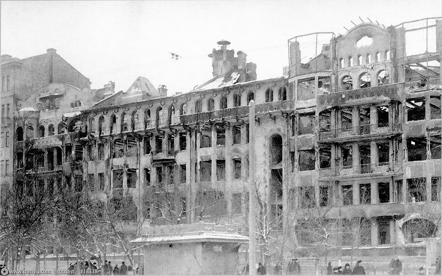 Дом после обстрела, 1917 год
