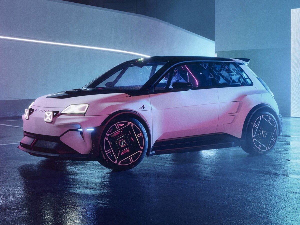    Alpine показала компактный электрический хетчбэк для любителей автоспорта