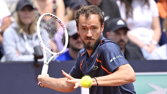    Российские теннисисты Рублёв и Медведев вышли в четвертый круг "Мастерса" в Риме Дарья Смирнова