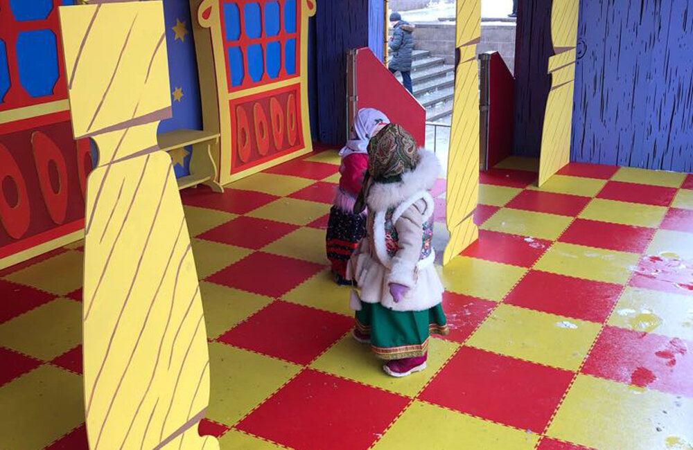 Переносной модульный пол для детских выступлений