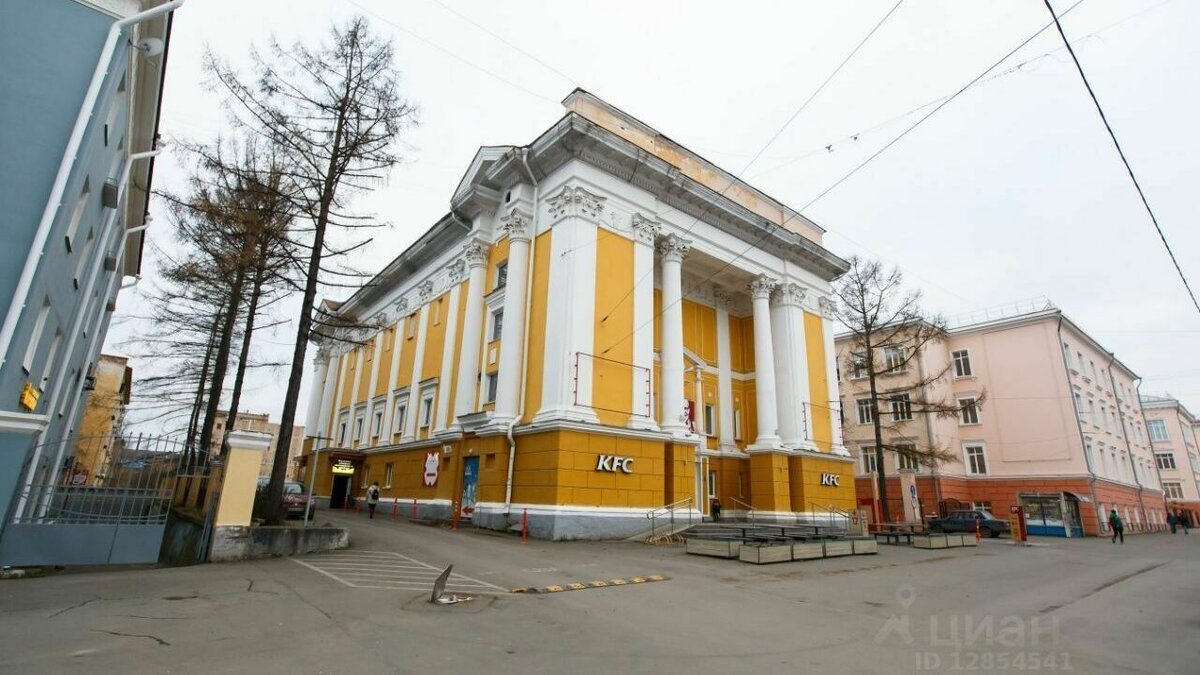     Его все еще не теряют надежды продать. Объявление о продаже размещено на популярном сайте.