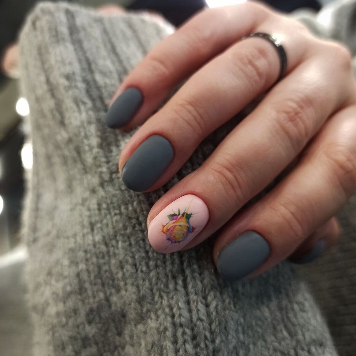 Маникюр выполненный в студии красоты «Бьюти Поинт»