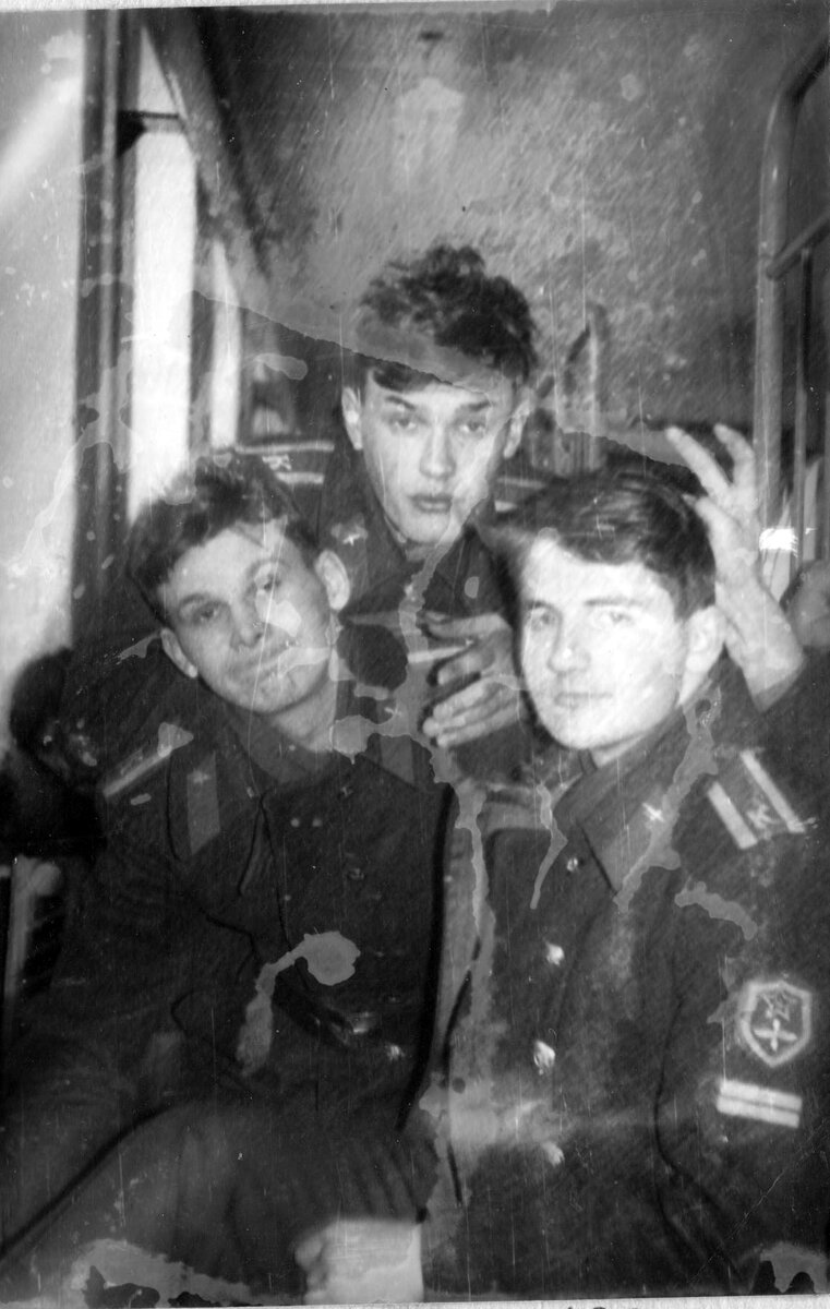 В казарме 2 курса. Факультет АВ. Тамбовское ВВАИУ. 1990 год