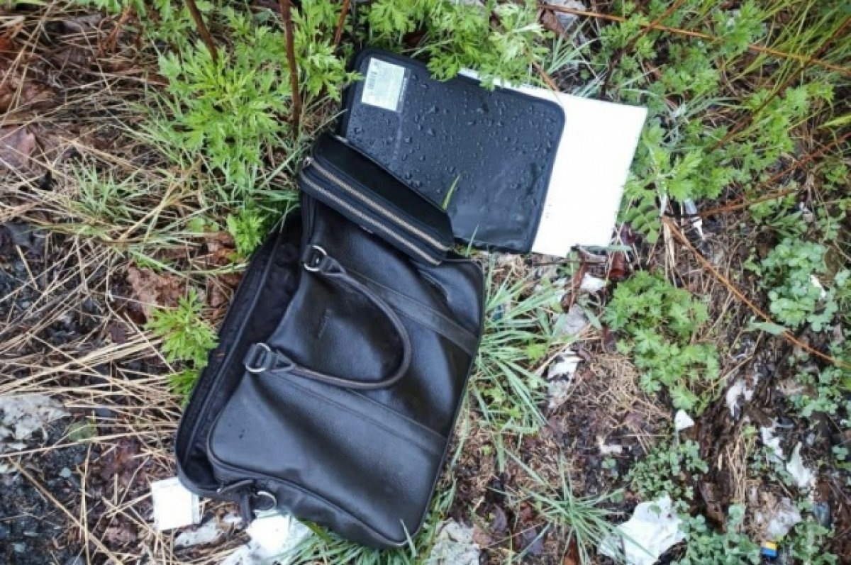    Житель Хабкрая украл из машины жителя Краснодара более 1 млн рублей