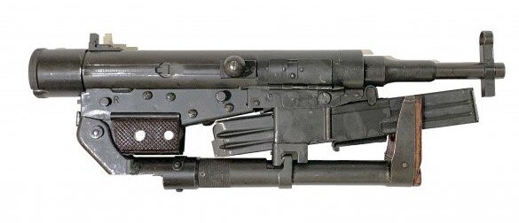 Пистолет-пулемет Гочкисс Универсель в сложенном положении. Вид справа.