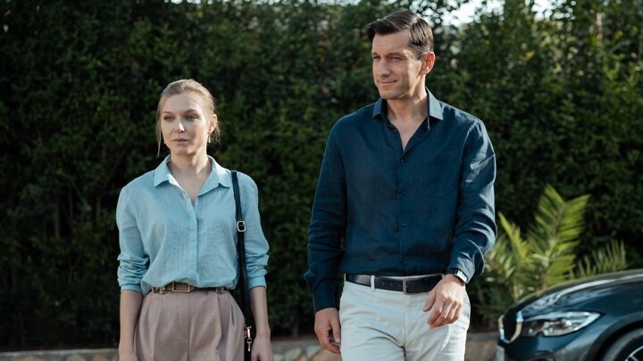 КАДР ИЗ СЕРИАЛА "ГОРЬКО-СОЛЕНОЕ МОРЕ ЛЮБВИ"