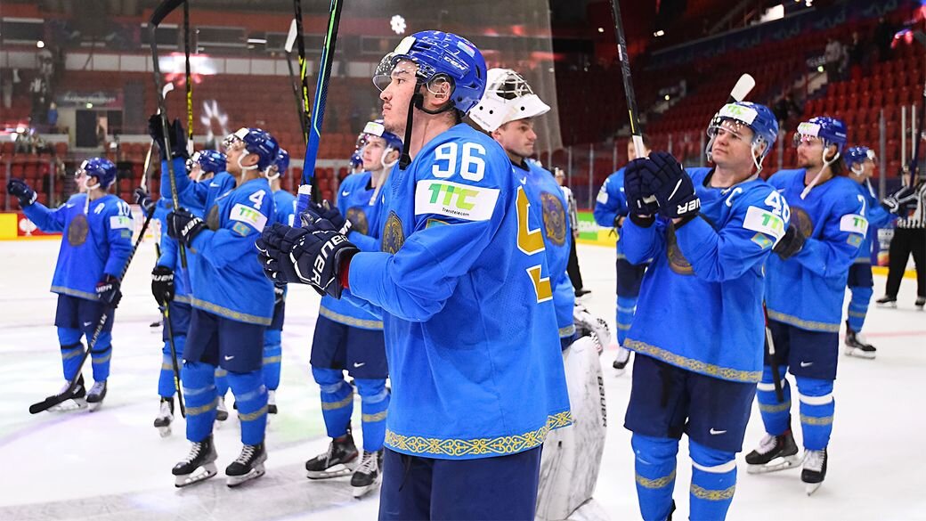    iihf.com