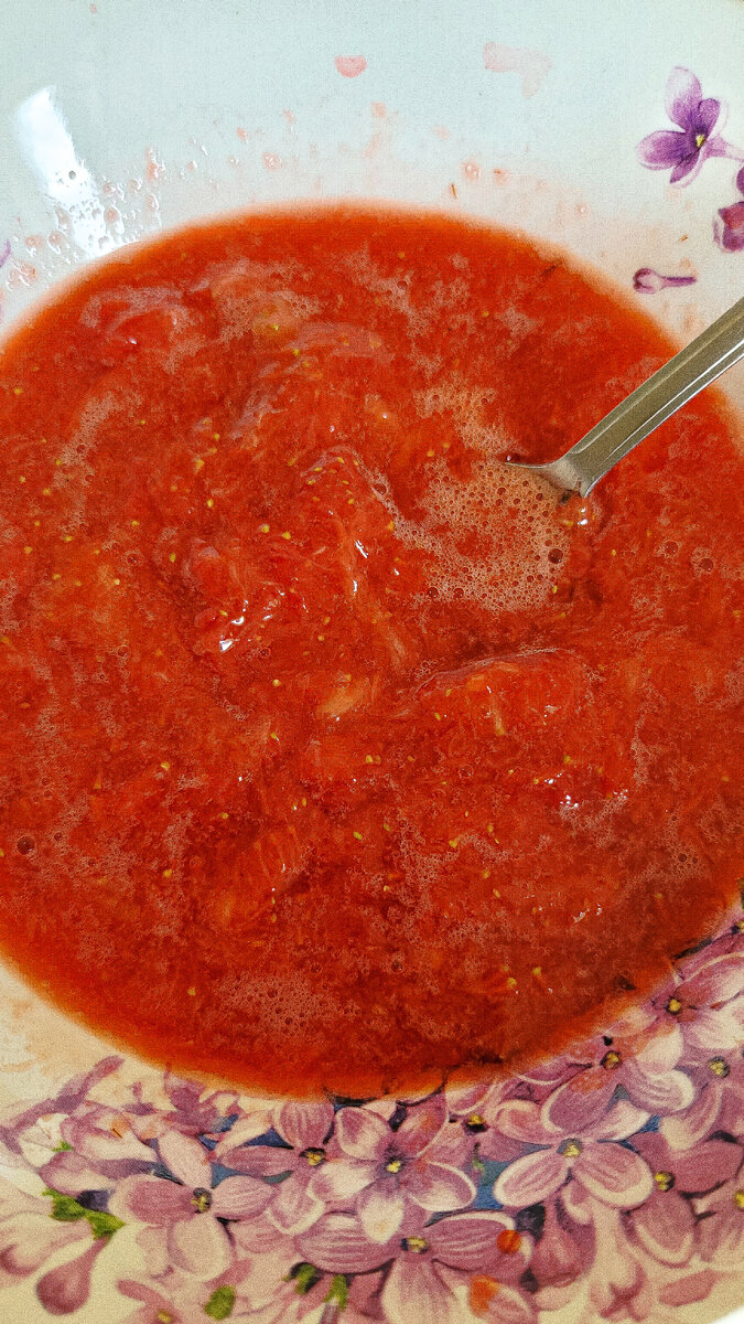 Клубничка с сахаром. Мммм, как вкусно и ароматно