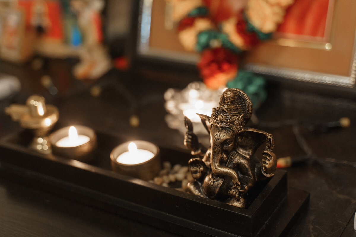 Ганеша мурти. В популярной индуистской мифологии Ганеша считается сыном индуистского божества Шивы и Парвати. 