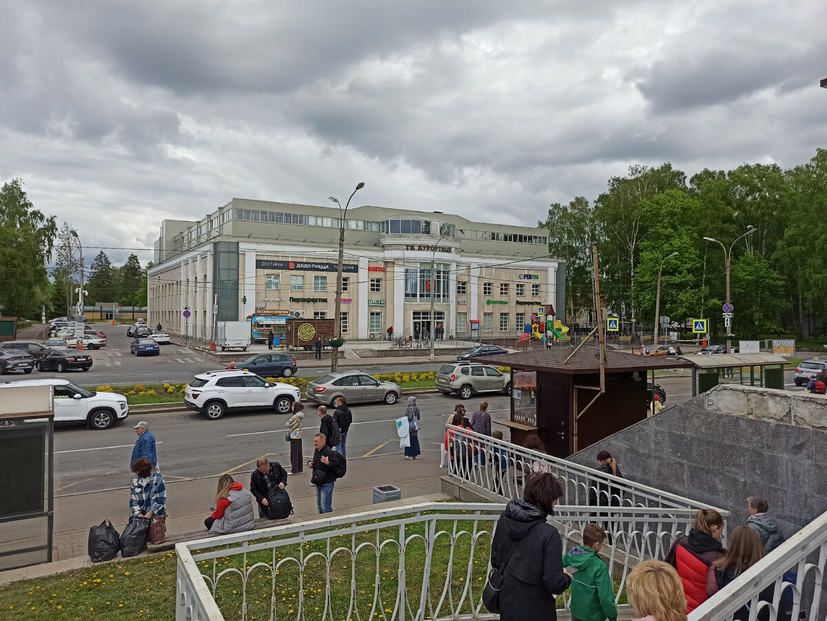 У жд станции Зеленогорск