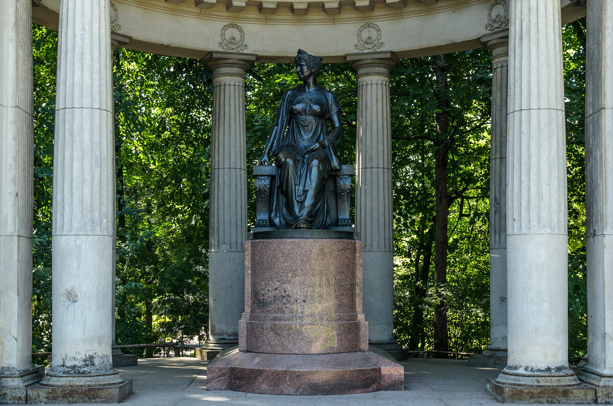 Павловский парк. Часть 2. Вольер, Молочный домик, Храм Дружбы, Большие  Круги, Воздушный театр | Прогулки по Санкт-Петербургу | Дзен