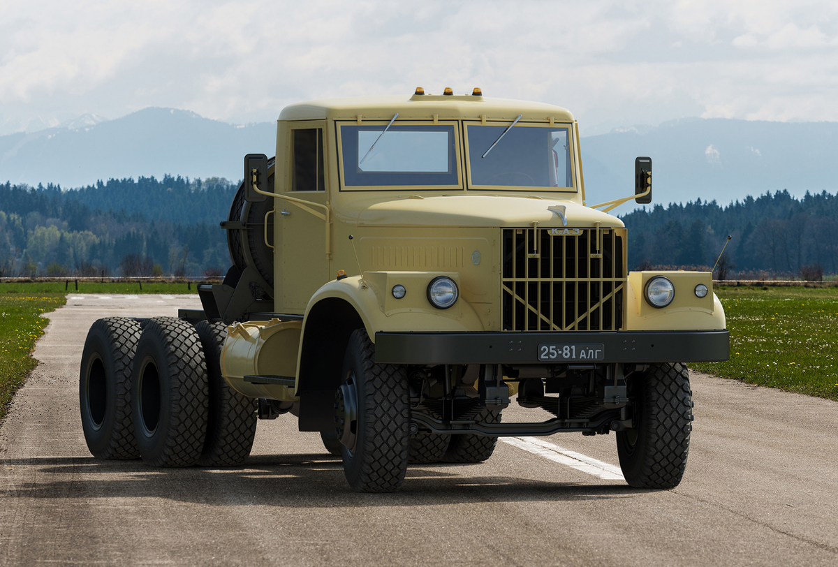 КрАЗ-256 выпускаемый с 1966 г., вплоть до 1994 г.